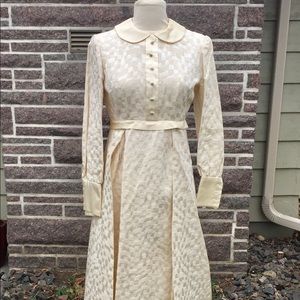 1960’s Wedding Dress with Train SM